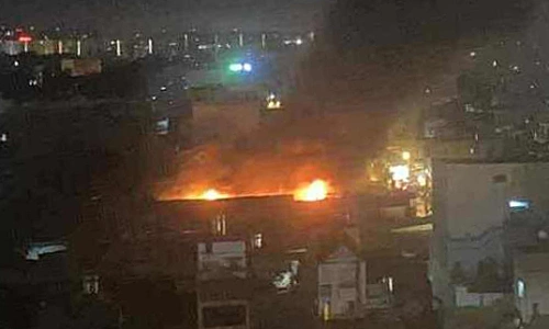 Cháy xưởng sản xuất bóng đèn ở TP HCM