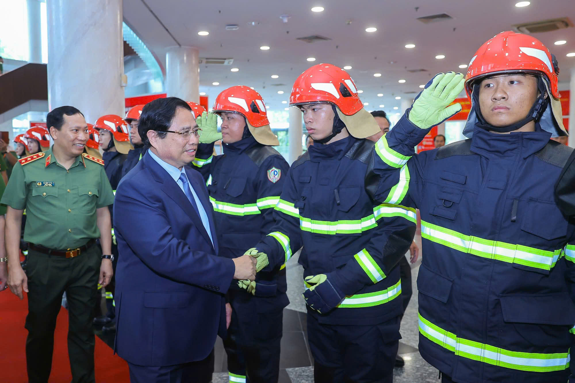 Thủ tướng Phạm Minh Chính: Không phó mặc, khoán trắng PCCC cho công an